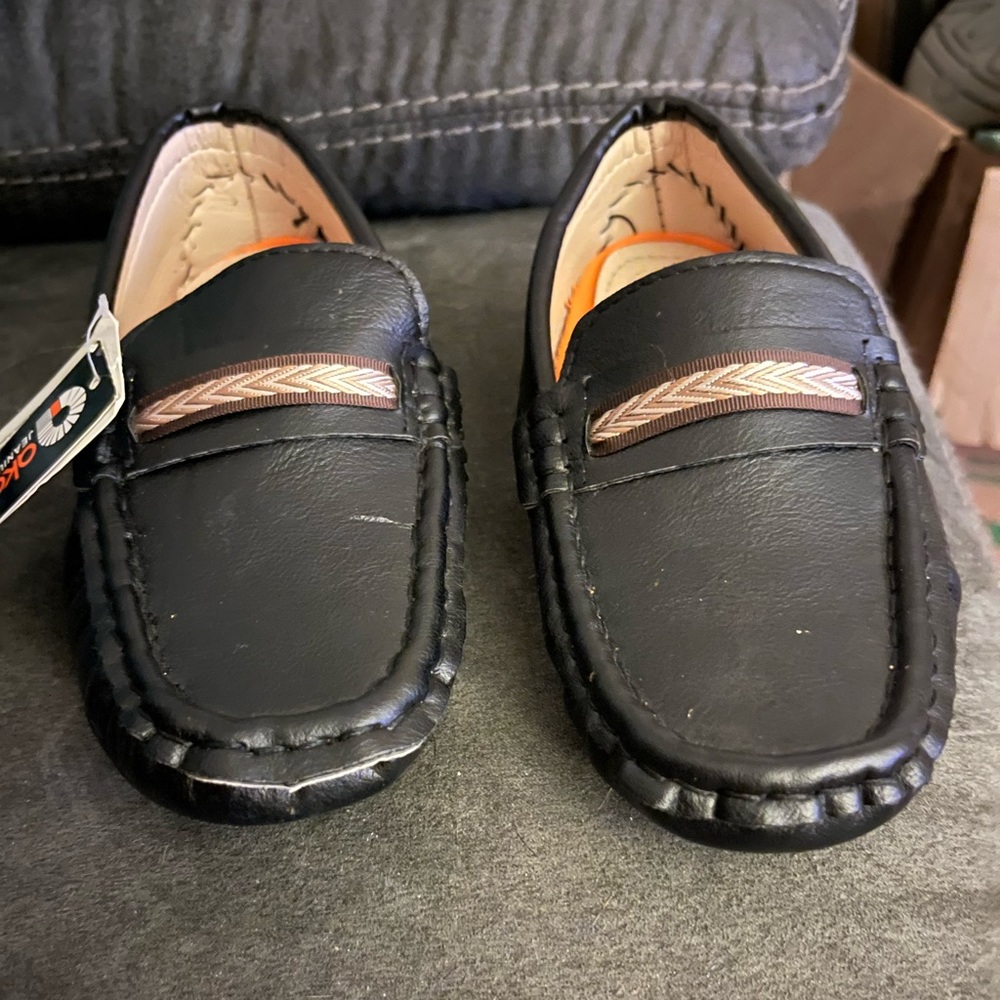 NWT Boys Akademiks loafer shoes Black